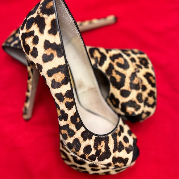 - Michael Kors Milan peep toe heels in leopard print - Picture 10 of 13